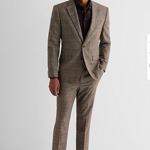 BUY ONE, HALF OFF 2nd - Men’s BRAND NEW EXPRESS Suits Sz 36/38/40/42/44R
